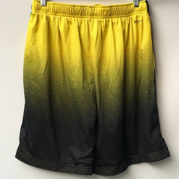 Nike men’s sport/ short made in Indonesia large - Picture 2 of 7